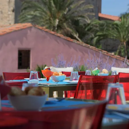 Aquae Sinis Diffuso Szálloda 4*